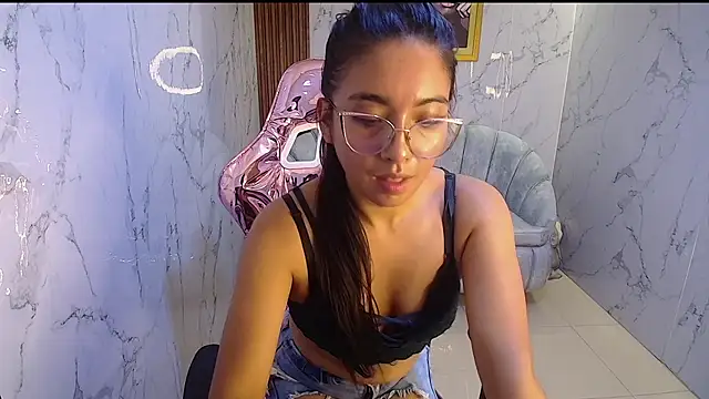 Snapshot of danna_sweet_s chatting on 18, 10, 2025 danna sweet s online show from 18, 10, 2025
