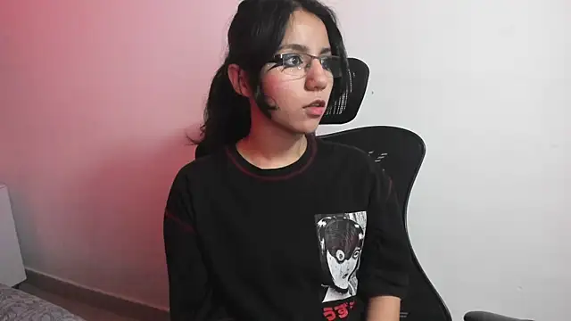 HollyPeach online show from 27, 10, 2025