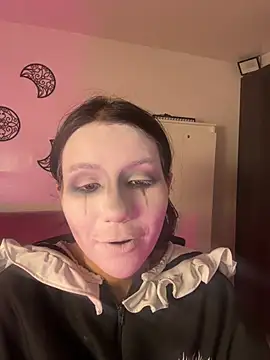 Snapshot of HollyPeach chatting on 25, 6, 2026 HollyPeach online show from 25, 6, 2026
