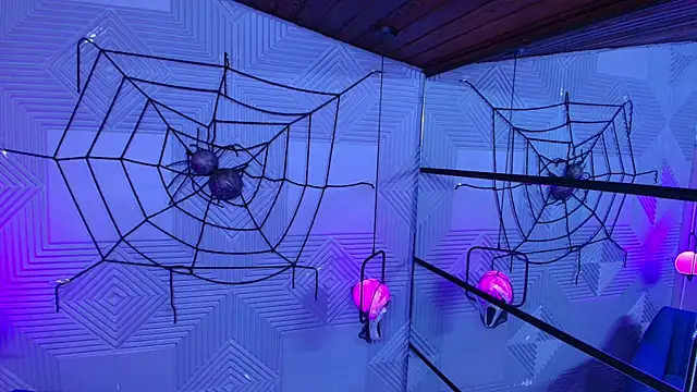 CinnamonHeat online show from 24, 10, 2025