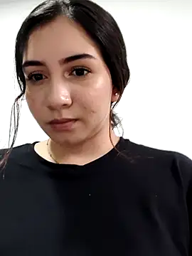 Snapshot of sophia_salazar18 chatting on 28, 10, 2025 sophia salazar18 online show from 28, 10, 2025