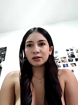 Snapshot of sophia_salazar18 chatting on 18, 11, 2025 sophia salazar18 online show from 18, 11, 2025