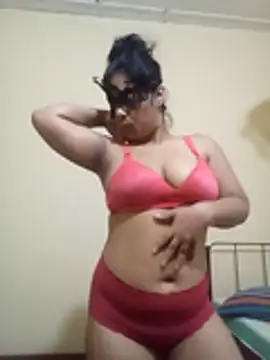 Expose Queen online show from 3, 12, 2025