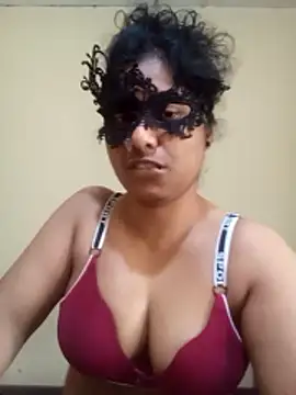 Expose Queen online show from 19, 3, 2026