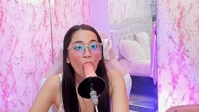 Snapshot of GabbiePrice chatting on 11, 10, 2025 GabbiePrice online show from 11, 10, 2025