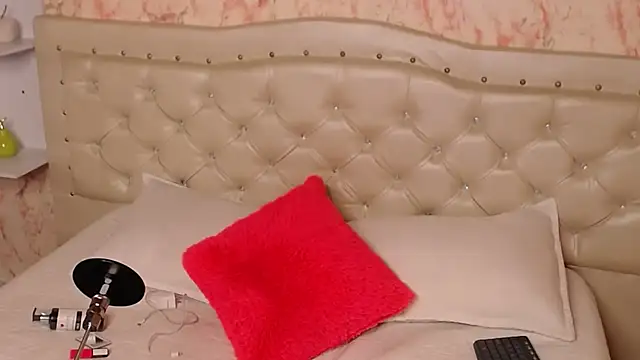 GabbiePrice online show from 7, 2, 2026