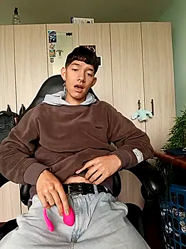 heyy noah11 online show from 17, 4, 2026