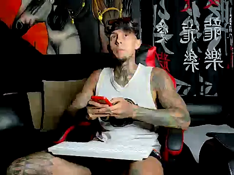 Snapshot of Molotov_Explosive chatting on 12, 10, 2025 Molotov Explosive online show from 12, 10, 2025