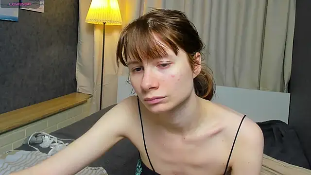 Snapshot of EvelynJin_ chatting on 21, 10, 2025 EvelynJin online show from 21, 10, 2025