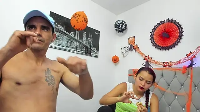 Sofi And Santy online show from 2, 11, 2025