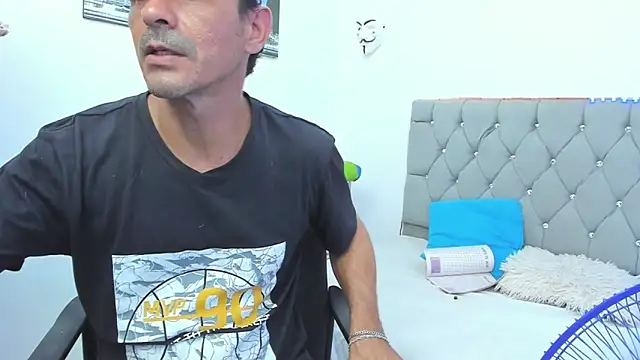 Sofi And Santy online show from 23, 11, 2025