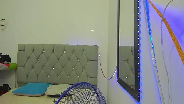 Sofi And Santy online show from 28, 11, 2025