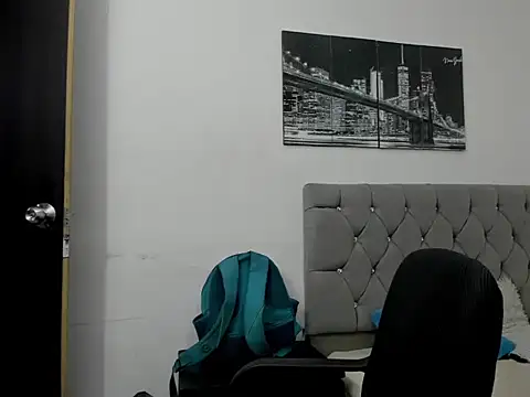 Sofi And Santy online show from 14, 4, 2026