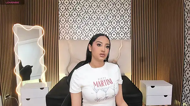 BEELLA TAY1 online show from 10, 11, 2025