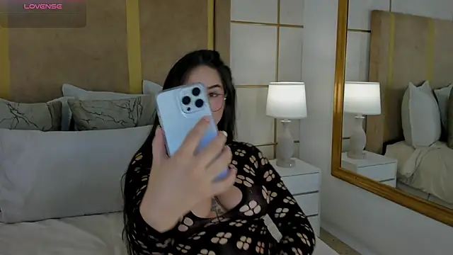 lyrabellini online show from 10, 2, 2026