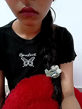 Mustardqueen online show from 31, 10, 2025