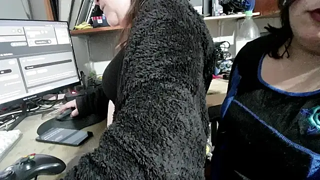 Snapshot of Angel_D4rk chatting on 26, 10, 2025 Angel D4rk online show from 26, 10, 2025
