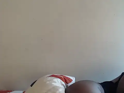 Yolaqueen04 online show from 15, 10, 2025