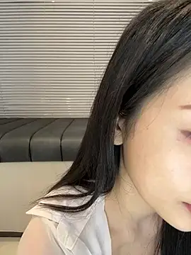 yiyi 3523 online show from 4, 6, 2026