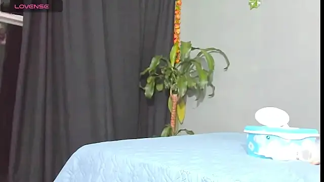 Snapshot of Sharlott_smith chatting on 23, 10, 2025 Sharlott smith online show from 23, 10, 2025