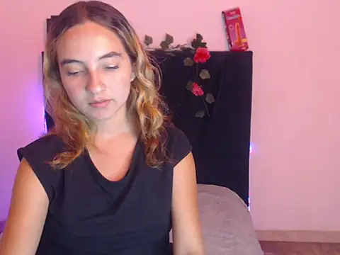 Snapshot of mandyy_petite chatting on 11, 10, 2025 mandyy petite online show from 11, 10, 2025