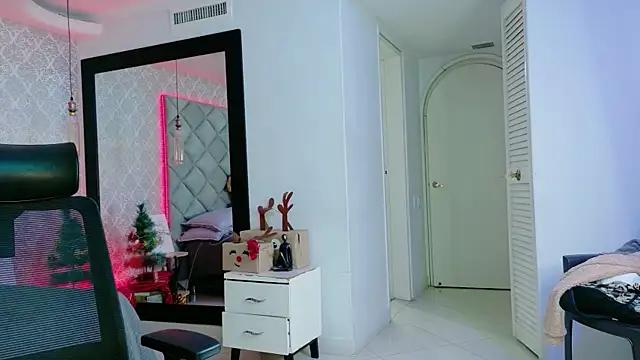 CARO ADAMS1 online show from 10, 1, 2026