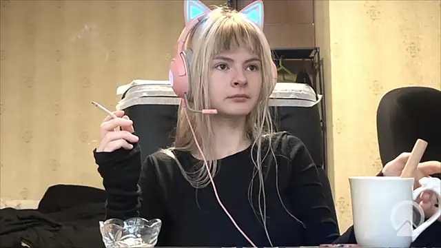 Snapshot of AnnaOlovely chatting on 16, 10, 2025 AnnaOlovely online show from 16, 10, 2025