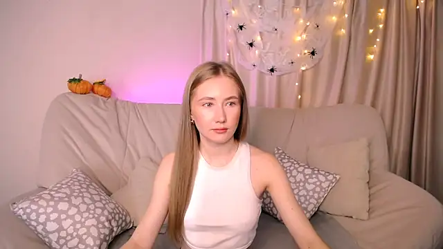 EllyColins online show from 18, 10, 2025