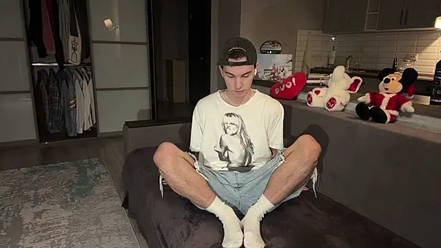 Jeremy1Scott online show from 16, 11, 2025