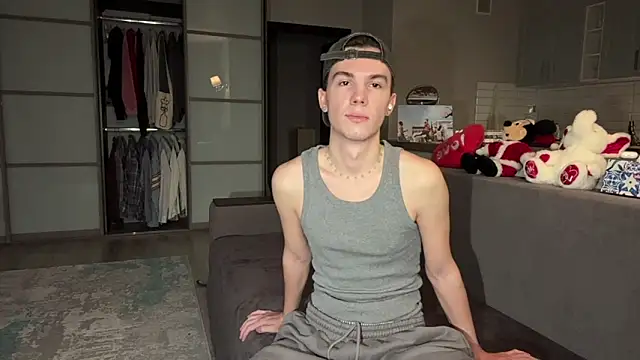 Jeremy1Scott online show from 21, 11, 2025