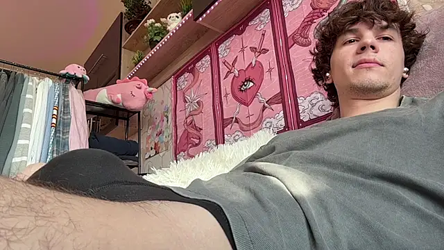 Jeremy1Scott online show from 6, 4, 2026