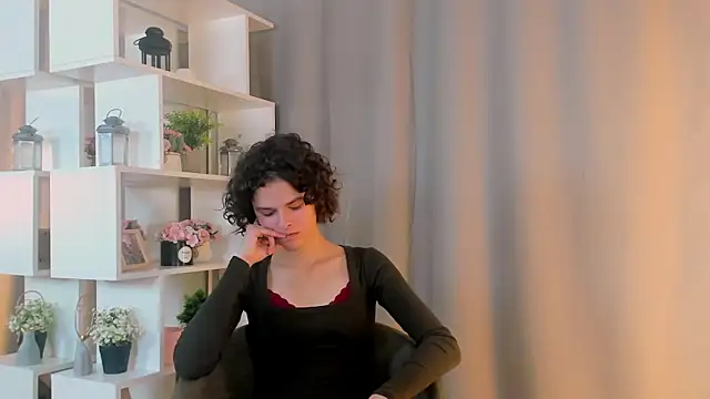 Snapshot of KrystenVanhuss chatting on 13, 10, 2025 KrystenVanhuss online show from 13, 10, 2025