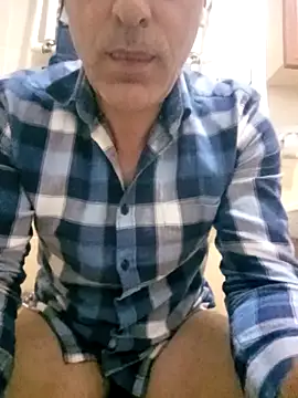 Snapshot of maei_s_24 chatting on 12, 10, 2025 maei s 24 online show from 12, 10, 2025