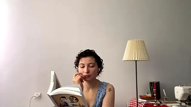Snapshot of AlyseDietrich chatting on 13, 10, 2025 AlyseDietrich online show from 13, 10, 2025