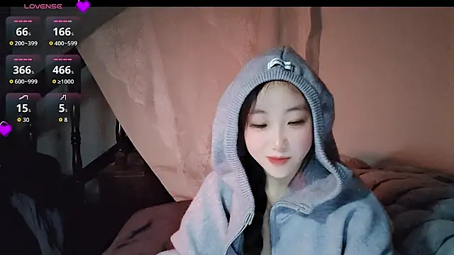 Snapshot of hyp0crite chatting on 30, 11, 2025 hyp0crite online show from 30, 11, 2025