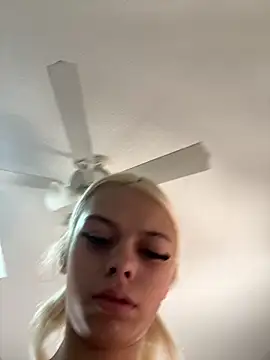 itspinkkk online show from 15, 10, 2025