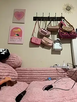 itspinkkk online show from 7, 11, 2025