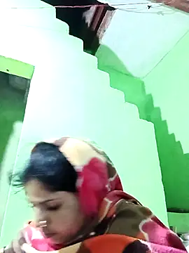 Karishma cute online show from 25, 11, 2025