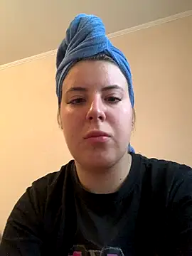 Snapshot of MiraCastellon chatting on 18, 10, 2025 MiraCastellon online show from 18, 10, 2025