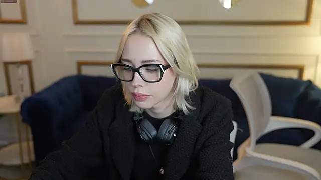 Jessica start online show from 21, 11, 2025