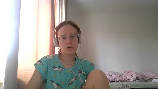 Snapshot of LuckySLove chatting on 23, 6, 2026 LuckySLove online show from 23, 6, 2026