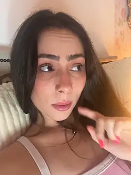 Baby Mia pires online show from 22, 11, 2025