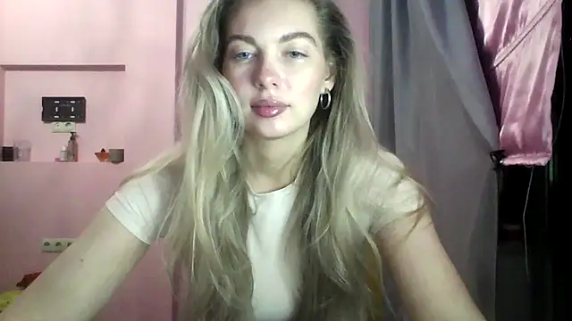 Snapshot of Sygream chatting on 19, 10, 2025 Sygream online show from 19, 10, 2025