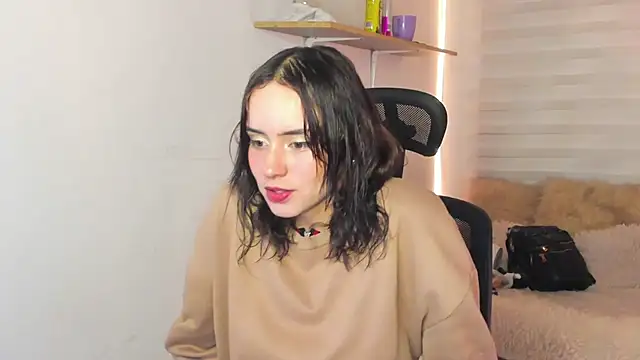 Snapshot of Emily_Lindey chatting on 18, 10, 2025 Emily Lindey online show from 18, 10, 2025