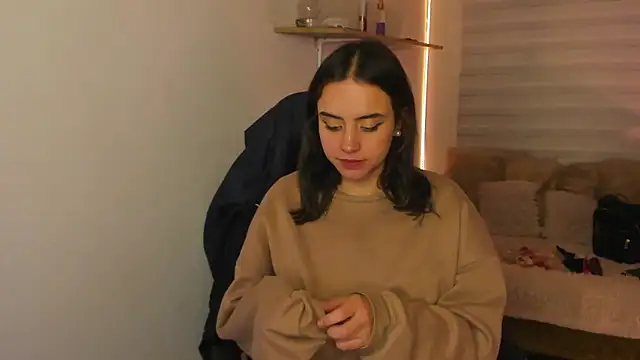 Snapshot of Emily_Lindey chatting on 19, 10, 2025 Emily Lindey online show from 19, 10, 2025