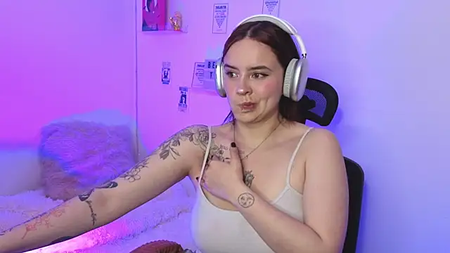 Emily Lindey online show from 24, 2, 2026