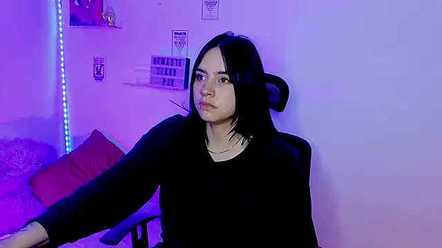 Emily Lindey online show from 26, 3, 2026