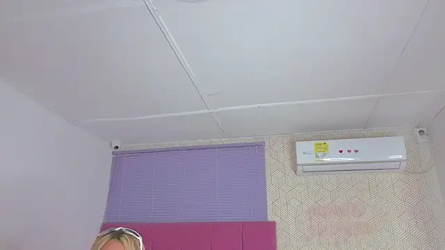 lily and wan online show from 19, 10, 2025