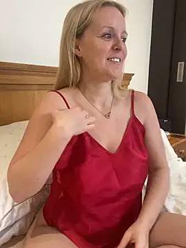 madamlillyrose online show from 15, 11, 2025