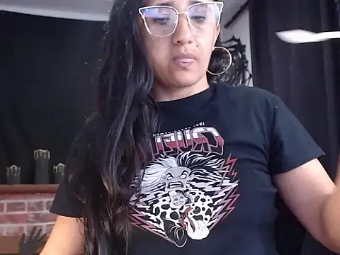 Lucyy Naugthy online show from 20, 10, 2025